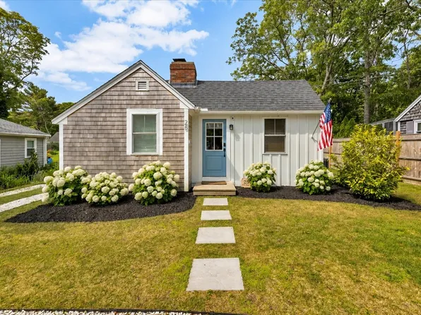 25 Lake Rd, West Yarmouth, MA 02673