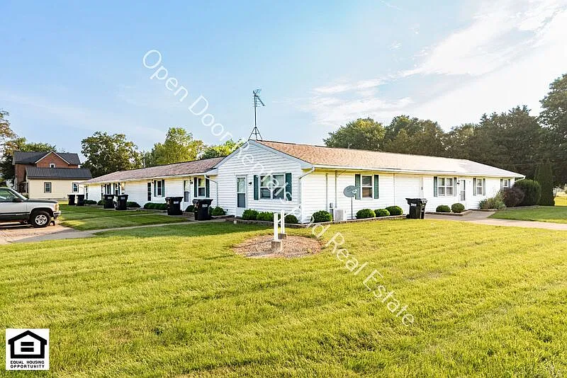 1 bed, 1.0 bath, $795 — Photo 1