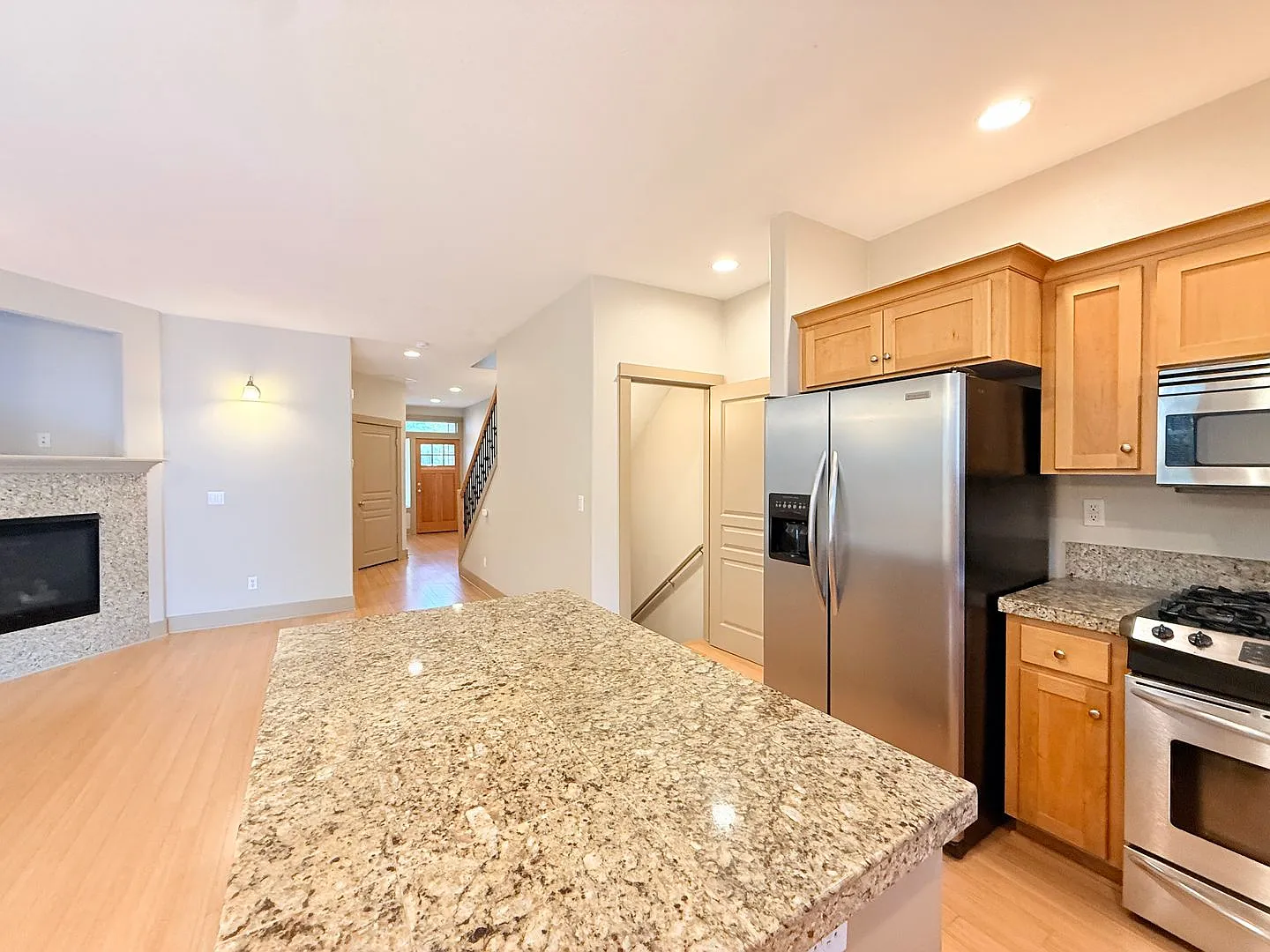 Spacious 3 Bedroom Townhome with Huge Bonus Room! — Photo 4