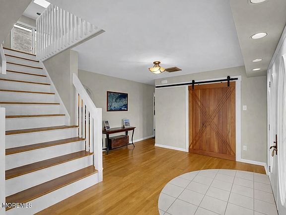 3rd image of 608 Cedarcrest Drive