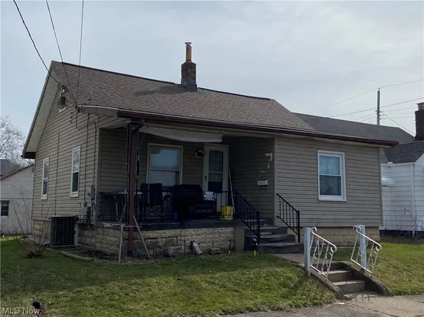 1904 Taft Ave NE, Canton, OH 44705