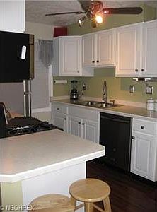 3rd image of 620 Eastern Heights Blvd