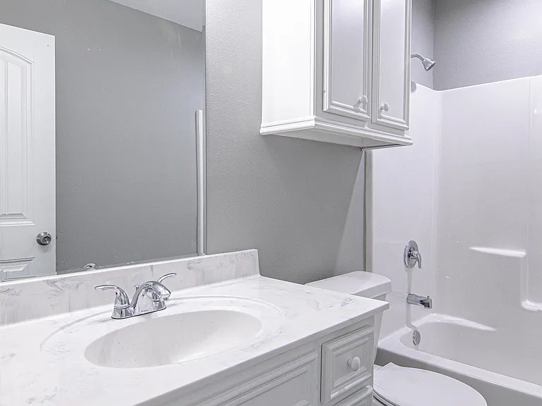 100 Shorewood Dr — Photo 19