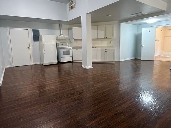 3rd image of 871 Janette Ave #203
