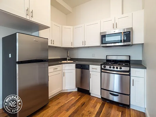 Rented by MySpaceNYC | media 8