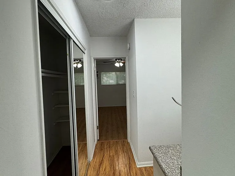 14220 Burbank Blvd — Photo 23