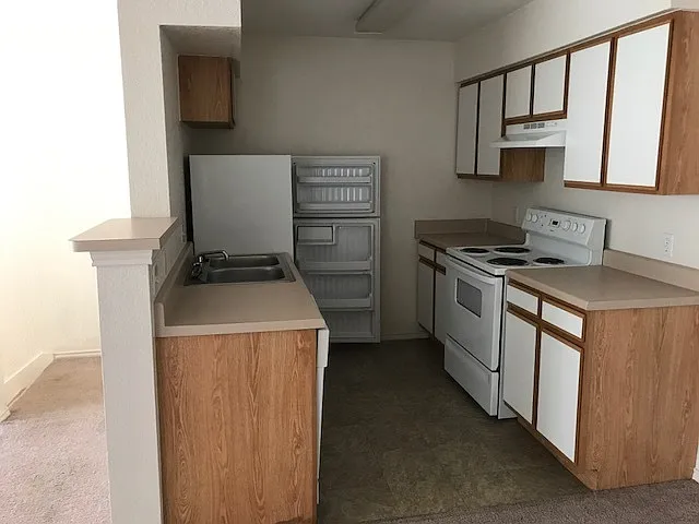 700 N 6th St — Photo 18