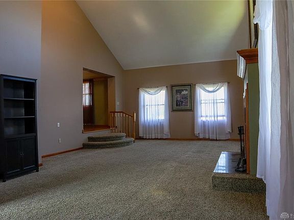 2nd image of 3333 Paris Dr