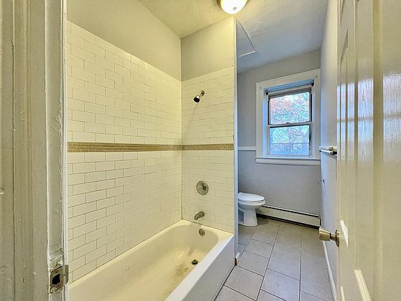 3rd image of 532 Sanford Ave APT 8