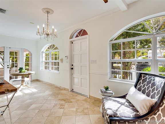 3rd image of 1253 Alhambra Cir