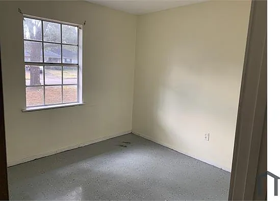 3 bed, 1000 sqft, $1,000 — Photo 3
