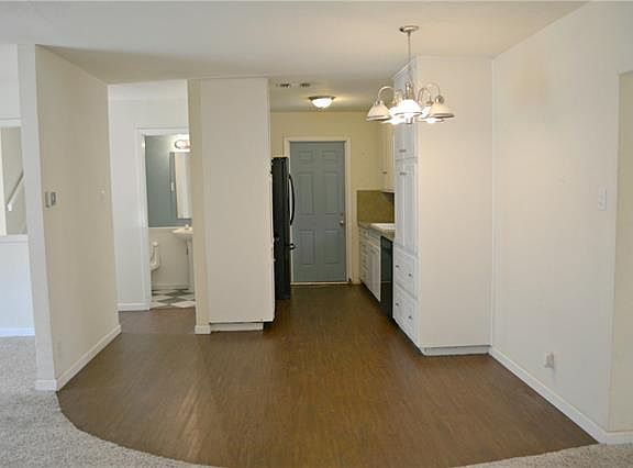 5th image of 504 Sunset Dr