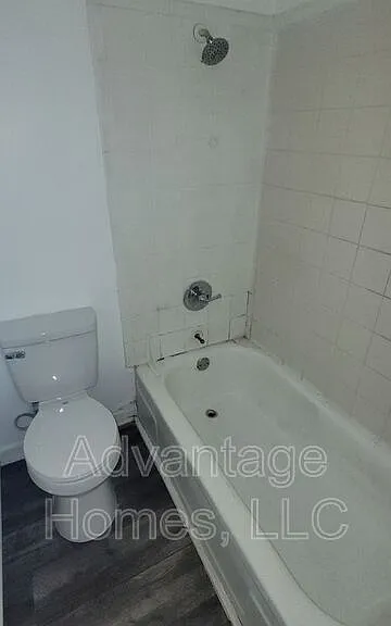 711 N 70th Ter — Photo 25