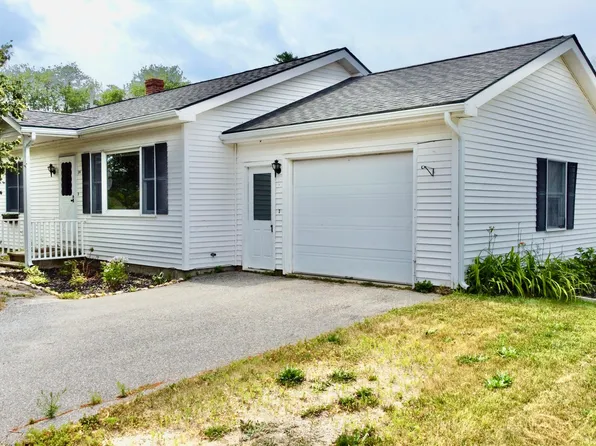 25 Jans Boulevard, Lewiston, ME 04240