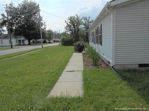 2nd image of 306 Moore St
