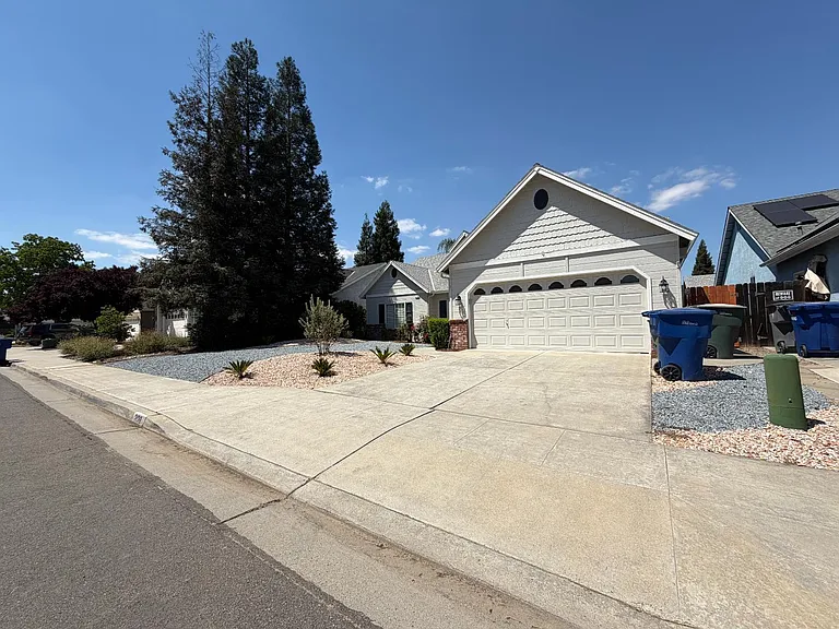 2128 E Saint Andrew Dr — Photo 35