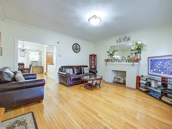 161-10 84th Avenue image 8 of 44