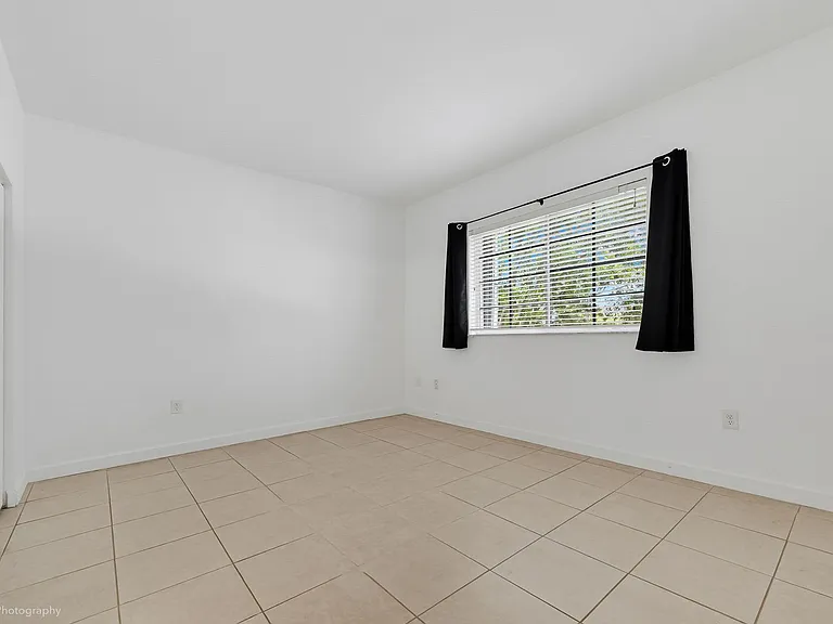 2630 NE 3rd Dr #204 — Photo 9
