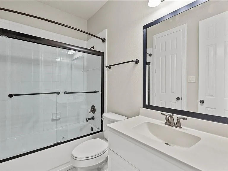 1117 Hancock Springs Ln — Photo 27