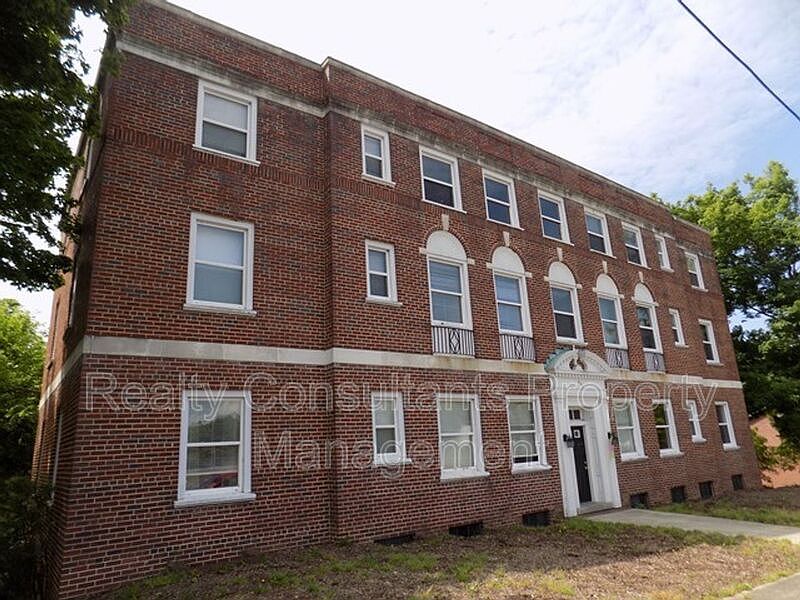 1st image of 341 Franklin St #102
