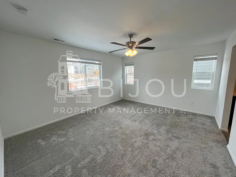 5250 Makalu Dr — Photo 21
