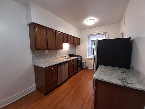 4th image of 4407 N Greenview Ave APT 2E