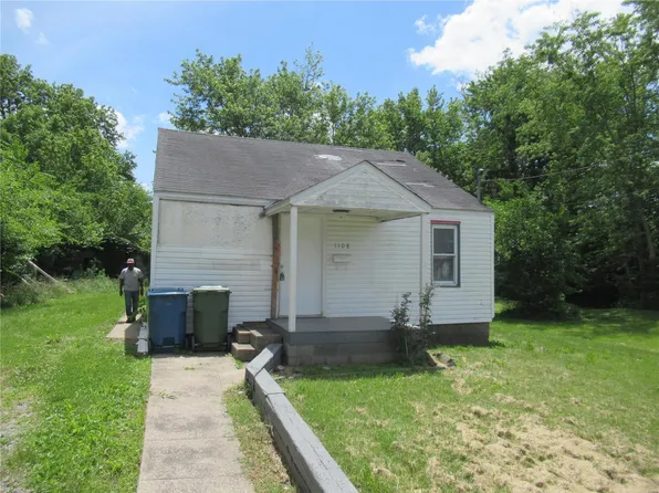 1108 W Division St, Benton, IL 62812