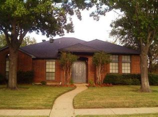 7029 Lo Chalmers Ln, Garland, TX 75043