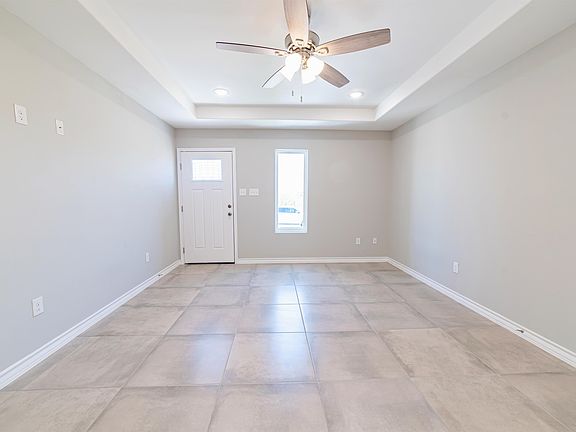 3rd image of 616 Rosemary Ln