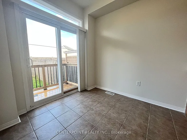 2299 Stone Glen Cres — Photo 7