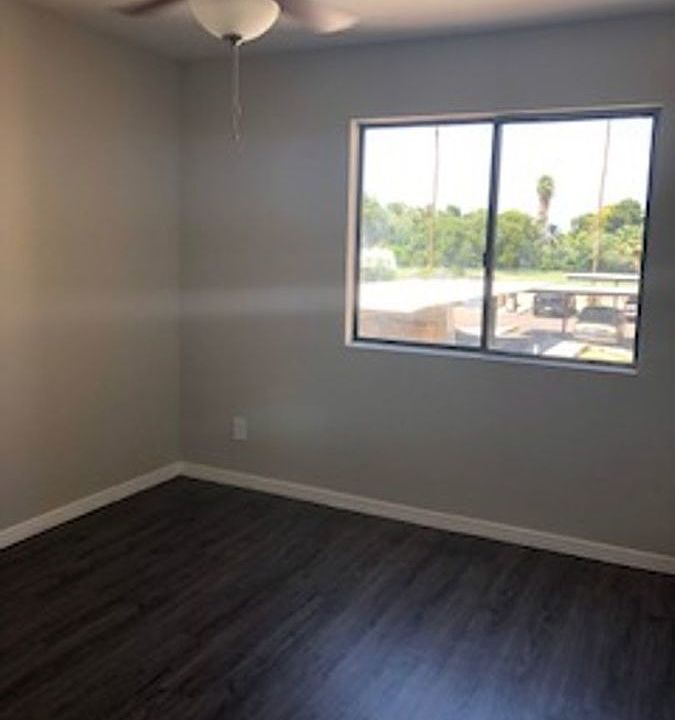 1st image of 1010 W Main St Unit 323