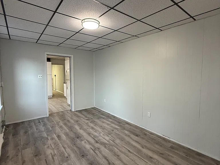 406-408 W Abbott St #1 — Photo 4