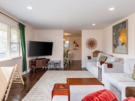 4th image of 4102 Ridgetop Dr