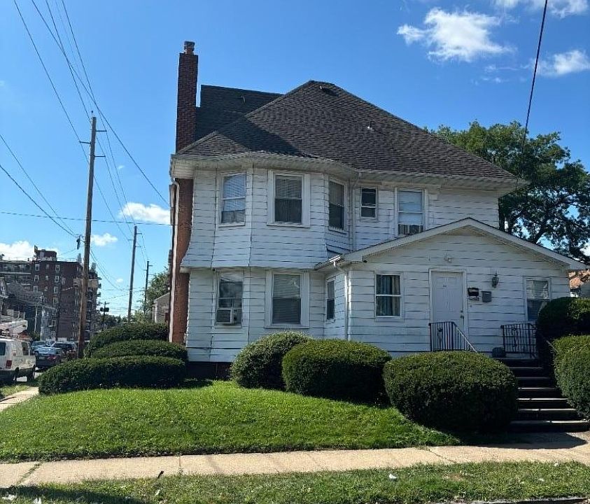 1st image of 462-464 15Th Ave
