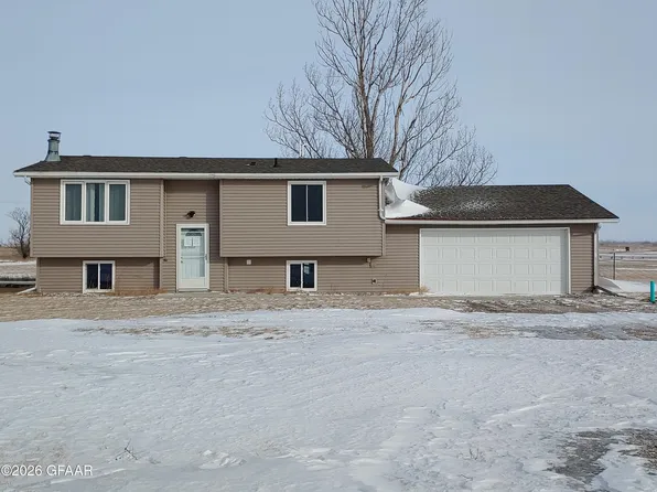 1608 23rd Ave NE, Grand Forks, ND 58203