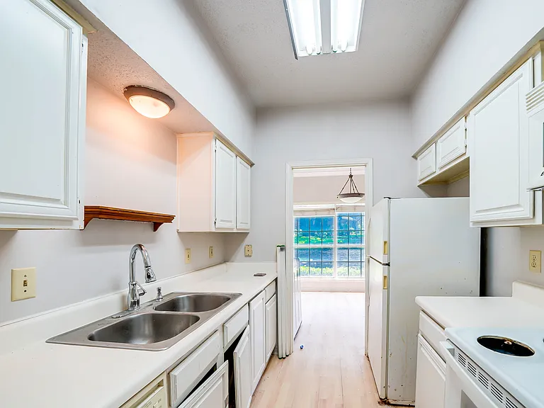 3550 Country Square Dr #409 — Photo 9