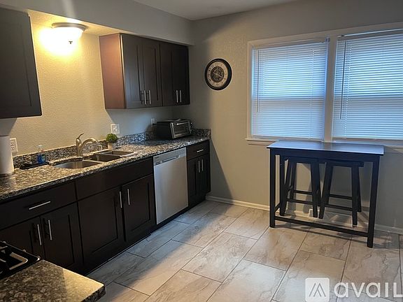 3rd image of 4046 N Prospect Ave