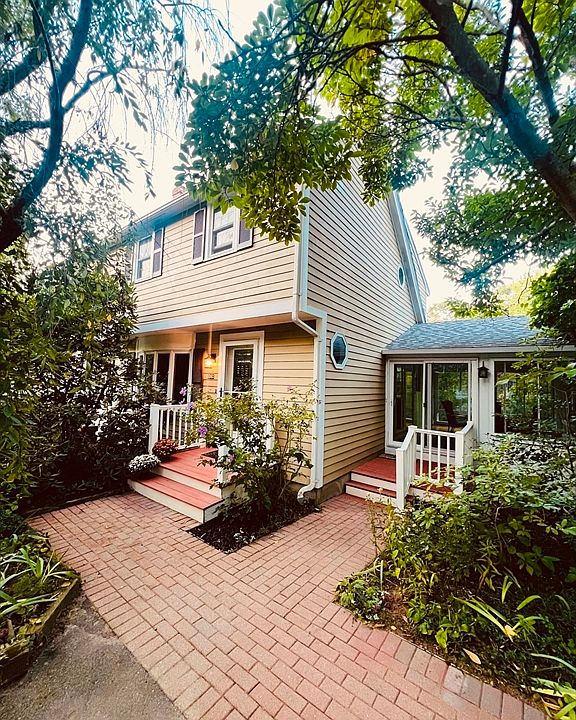 1st image of 10-10B Christie Dr #2