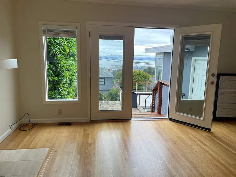 211 Cambridge Ave — Photo 8