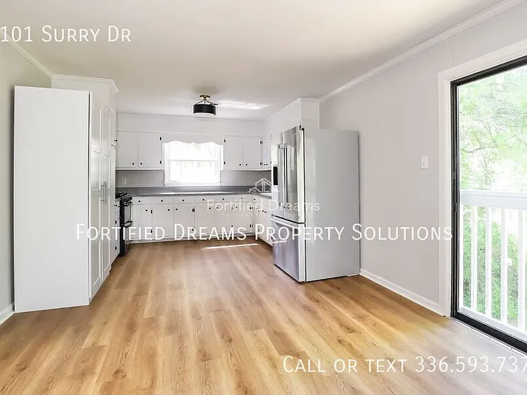 1101 Surry Dr — Photo 5