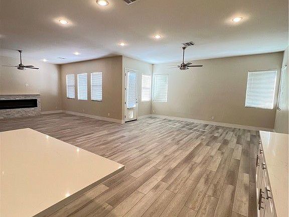 4th image of 10447 Garden Rose Dr
