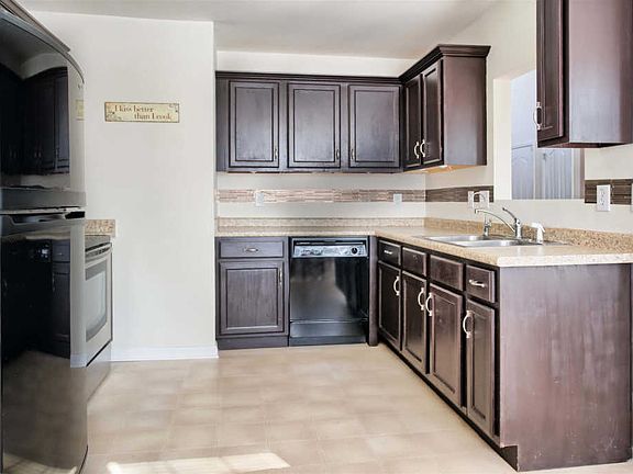 4th image of 924 Cindy Jo Ct