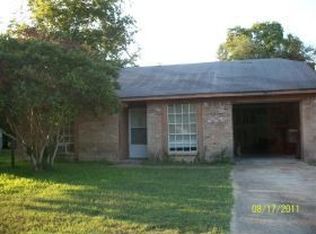 804 W Live Oak St, Angleton, TX 77515