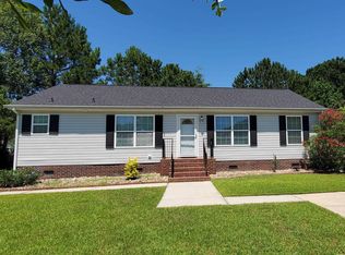 300 Stone Throw Dr, Murrells Inlet, SC 29576