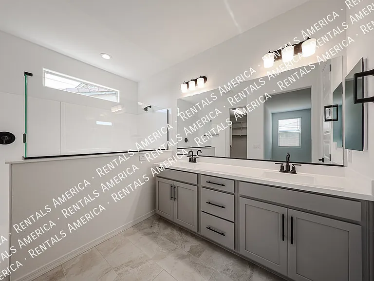8725 W Windsor Blvd — Photo 29