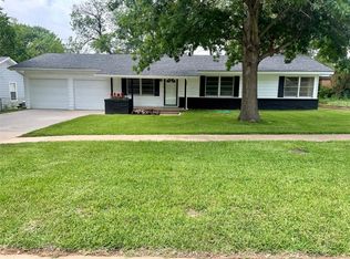 1305 Hillcrest Dr, Graham, TX 76450