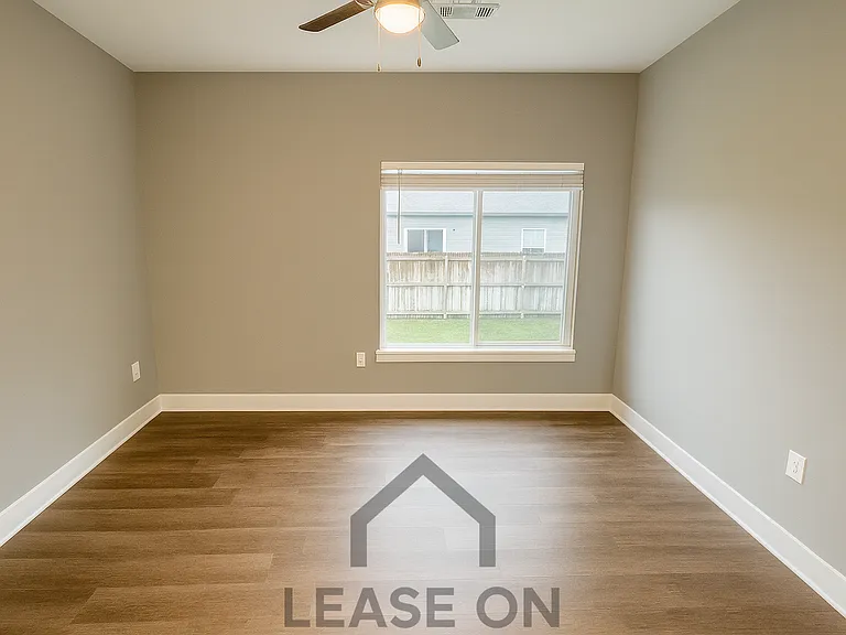 12123 W Cora St — Photo 3