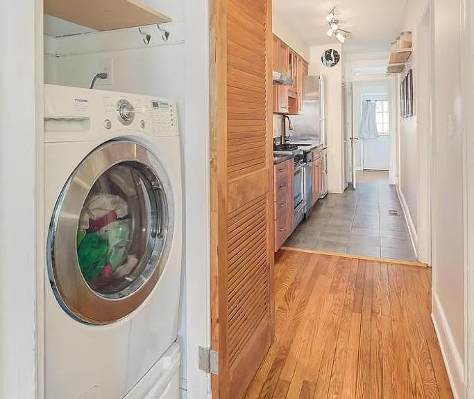 1836 Independence Ave SE #2 — Photo 3