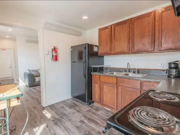 621 S 2nd St #1 — Photo 8