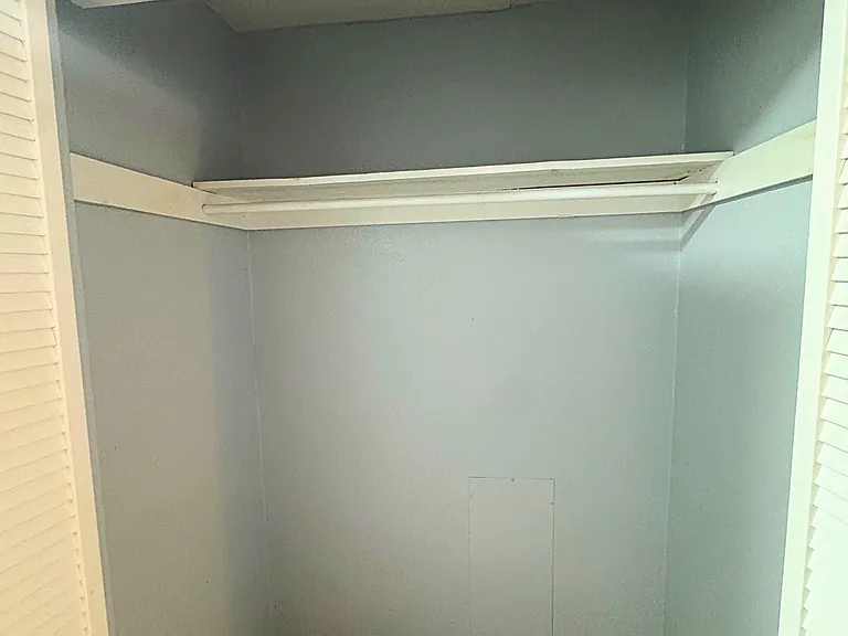 Willow Tree Apartments — Photo 28